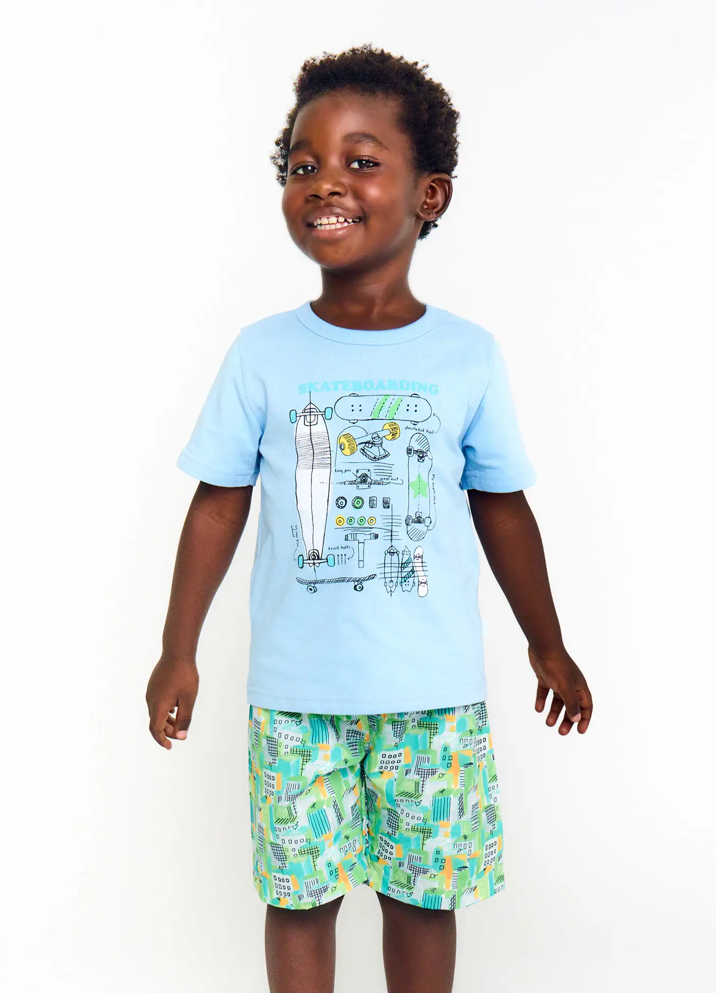 CONJ CAMISETA E BERMUDA ALPHABETO SKATEBOARD ESTAMPADO AZUL E VERDE 