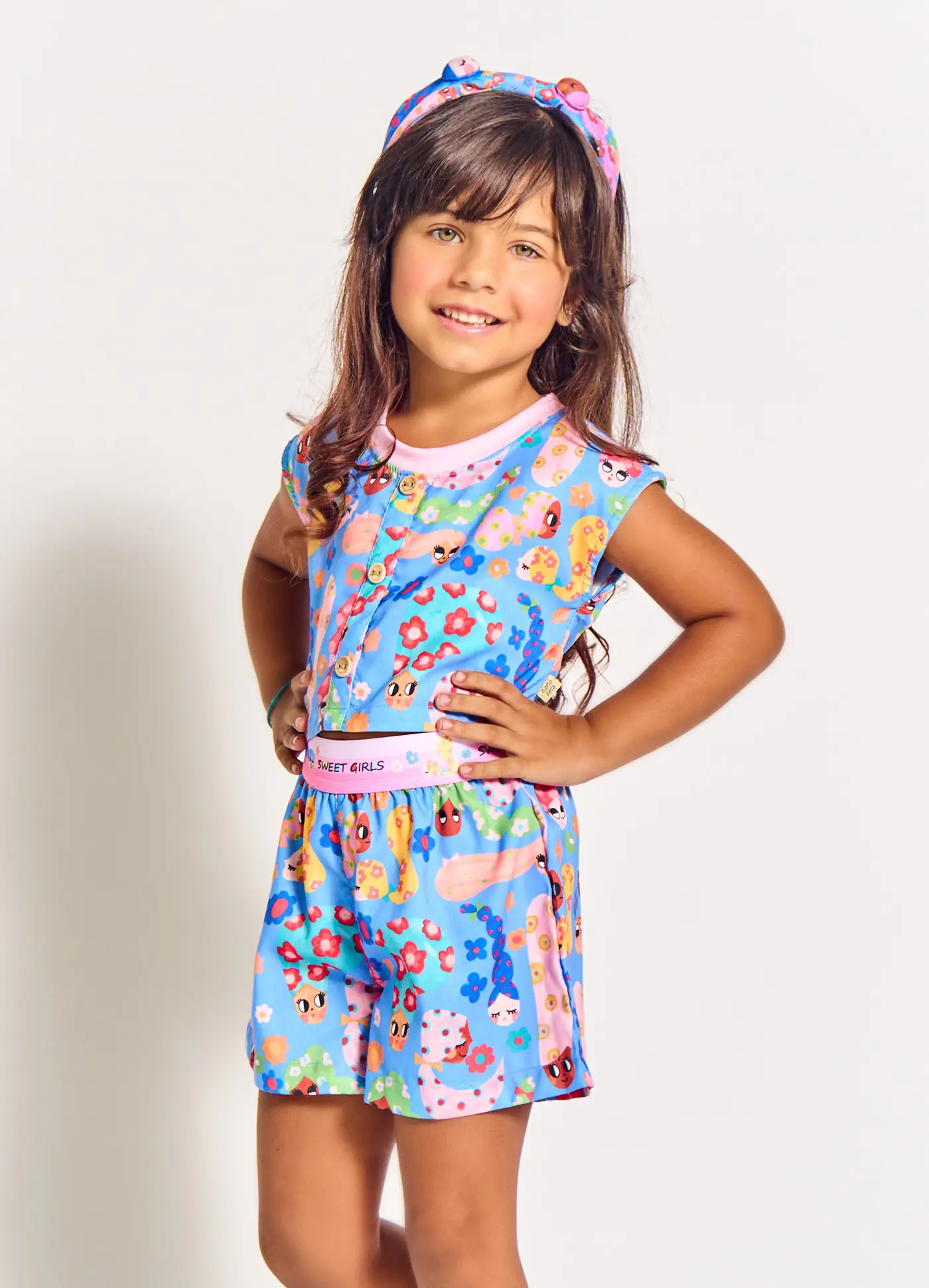 CONJ CROPPED E SHORT ALPHABETO COLECAO BONECAS E FLORES ESTAMPADO AZUL