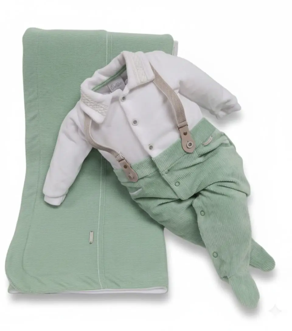 Miniatura KIT COM MACACAO E MANTA PARAISO PLUSH COM GOLA BORDADA E SUSPENSORIO COR VERDE E BRANCO  2